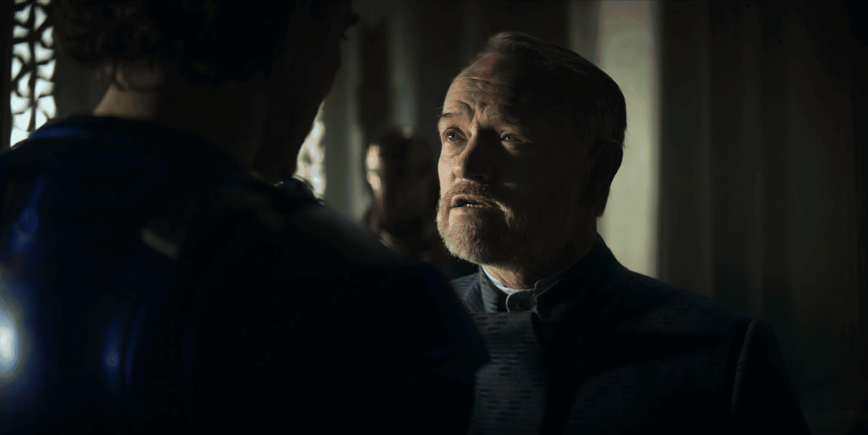 Imagem do trailer de Fundação exibe Jared Harris.