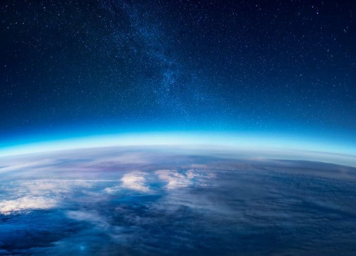 Terra. Imagem: shutterstock/Alican-Akcol