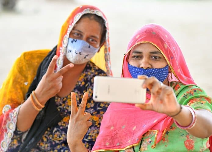 Selfie-India1-695x500