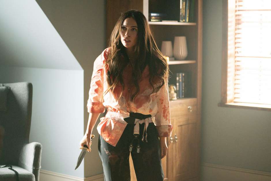 Megan Fox luta pela vida acorrentada a cadáver em trailer de 'Till Death'. Imagem Divulgação/Screen Media