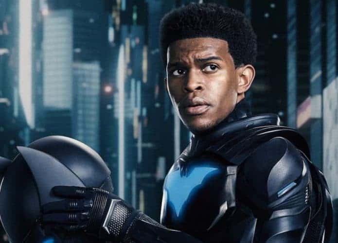 Batwing (Camrus Johnson) em imagem promocional da série Batwoman, exibida na HBO. Imagem: Justina Mintz/The CW