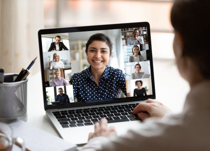 Zoom compra startup para fazer tradução de chamadas em tempo real