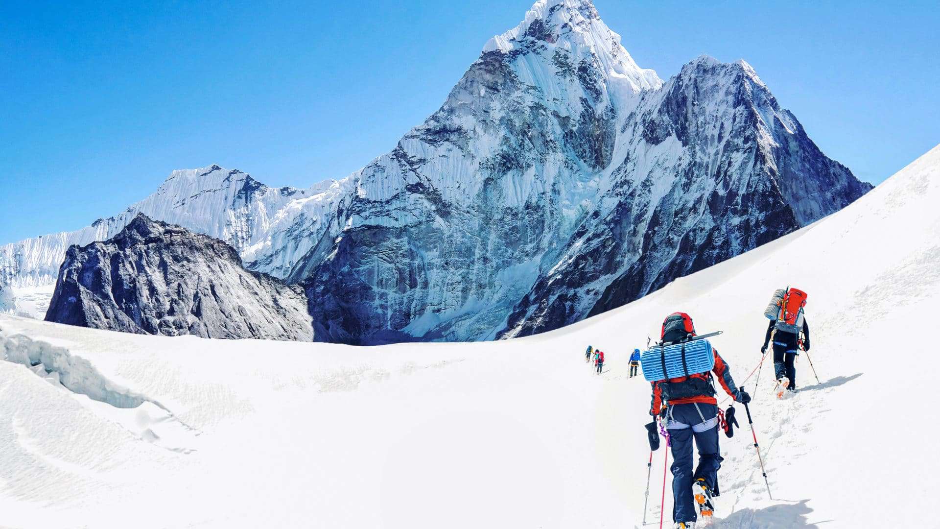 monte-everest-vixit-shutterstock-1920x1080