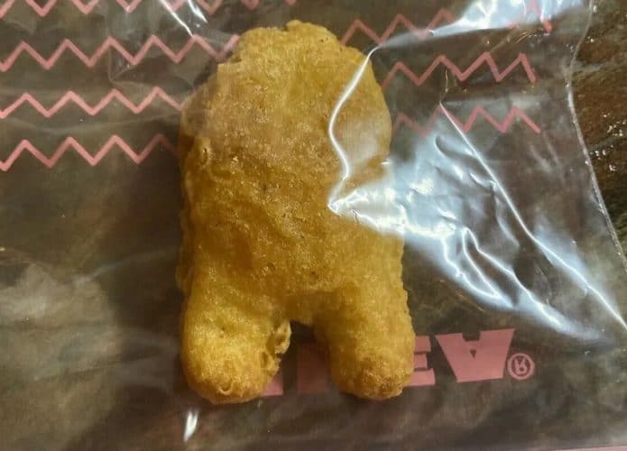 'Among Us': nuggets em formato de Impostor vai a leilão por R$ 250 mil. Imagem: e-bay/Reprodução