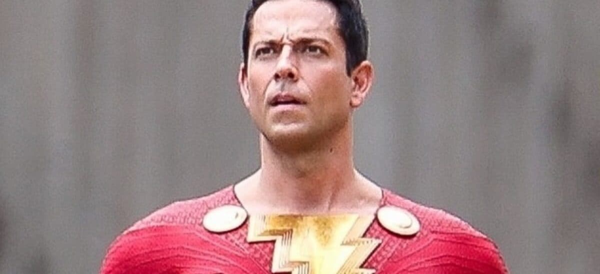 Preparados? 'Shazam 2: Fúria dos Deuses' ganhou o primeiro teaser, que traz o ator Zachary Levi em um uniforme totalmente repaginado. Imagem: Instagram/Reprodução