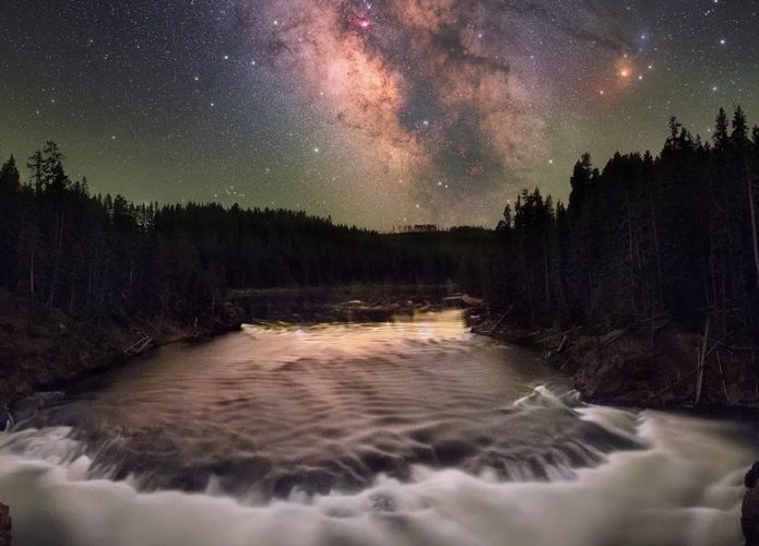 Foto tirada no Yellowstone National Park, nos Estados Unidos, em junho de 2016