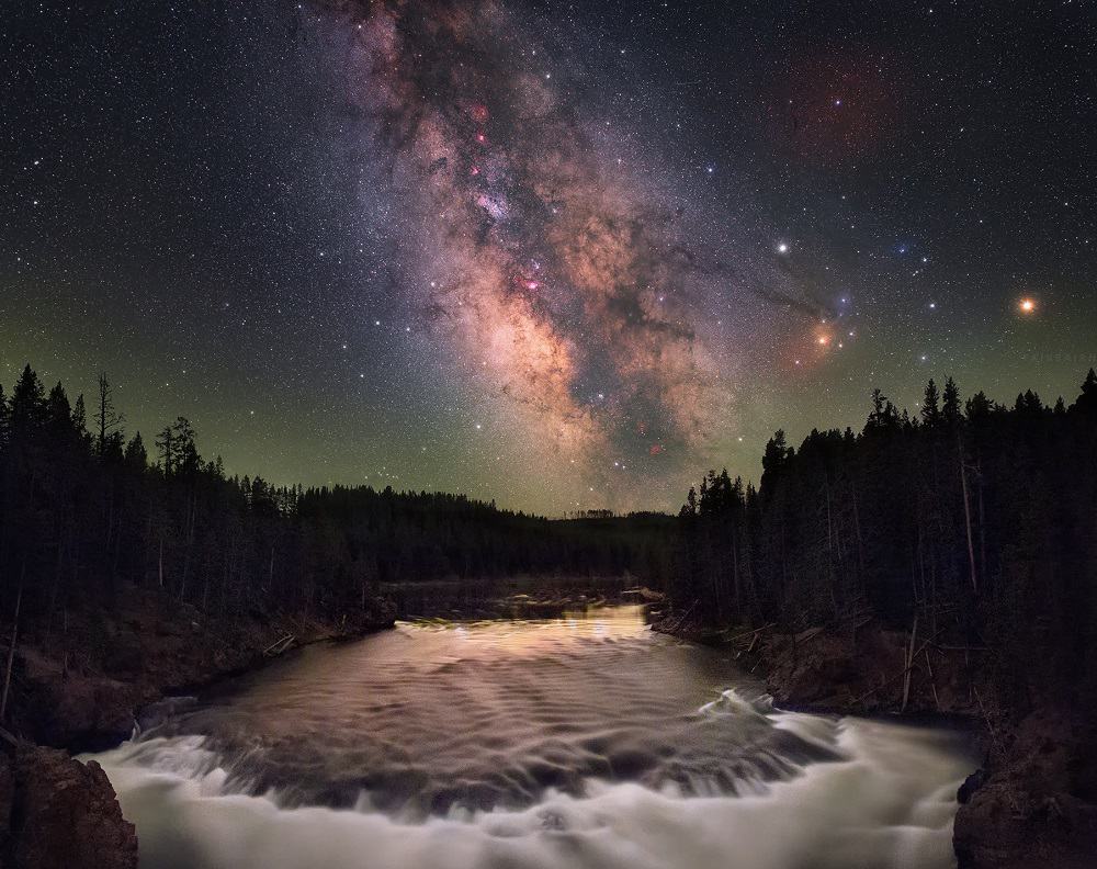 Foto tirada no Yellowstone National Park, nos Estados Unidos, em junho de 2016