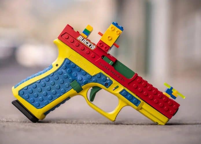 Arma de fogo parecida com Legos