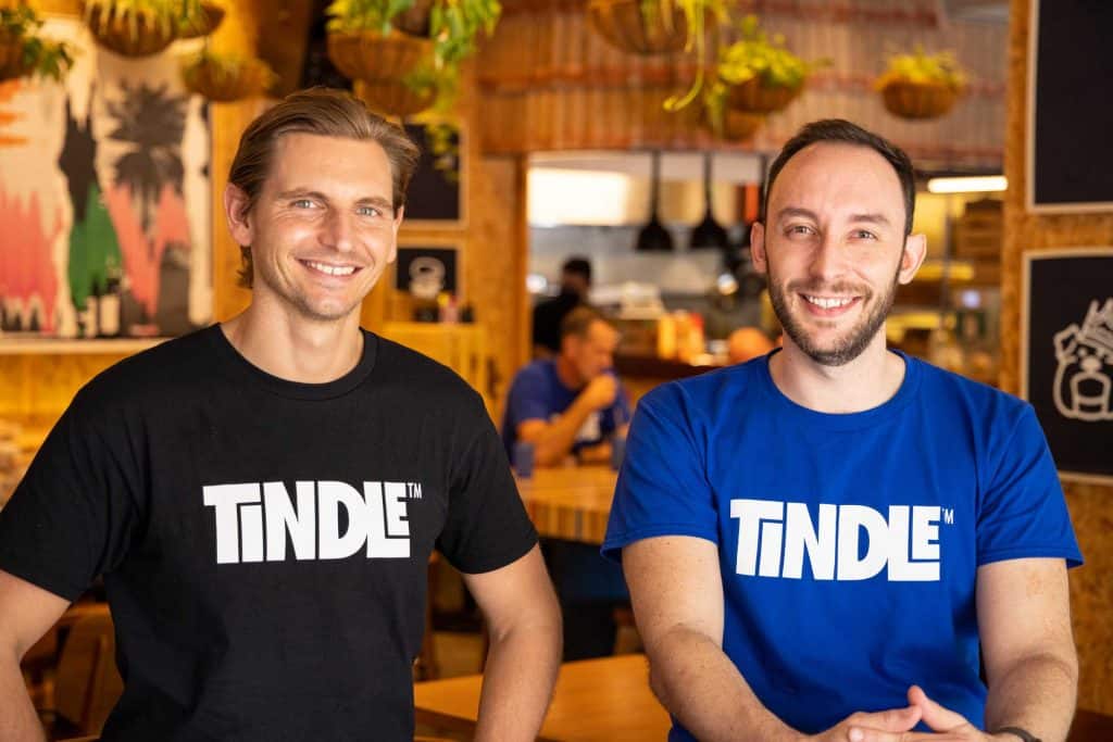 Foto dos cofundadores da Tindle Foto dos cofundadores da Tindle