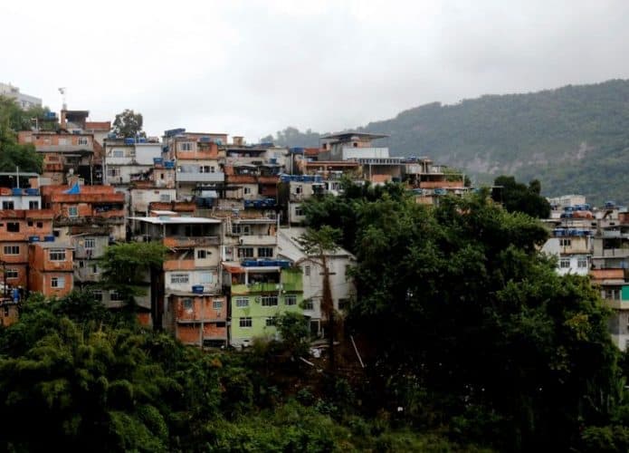 Casas da comunidade da Maré