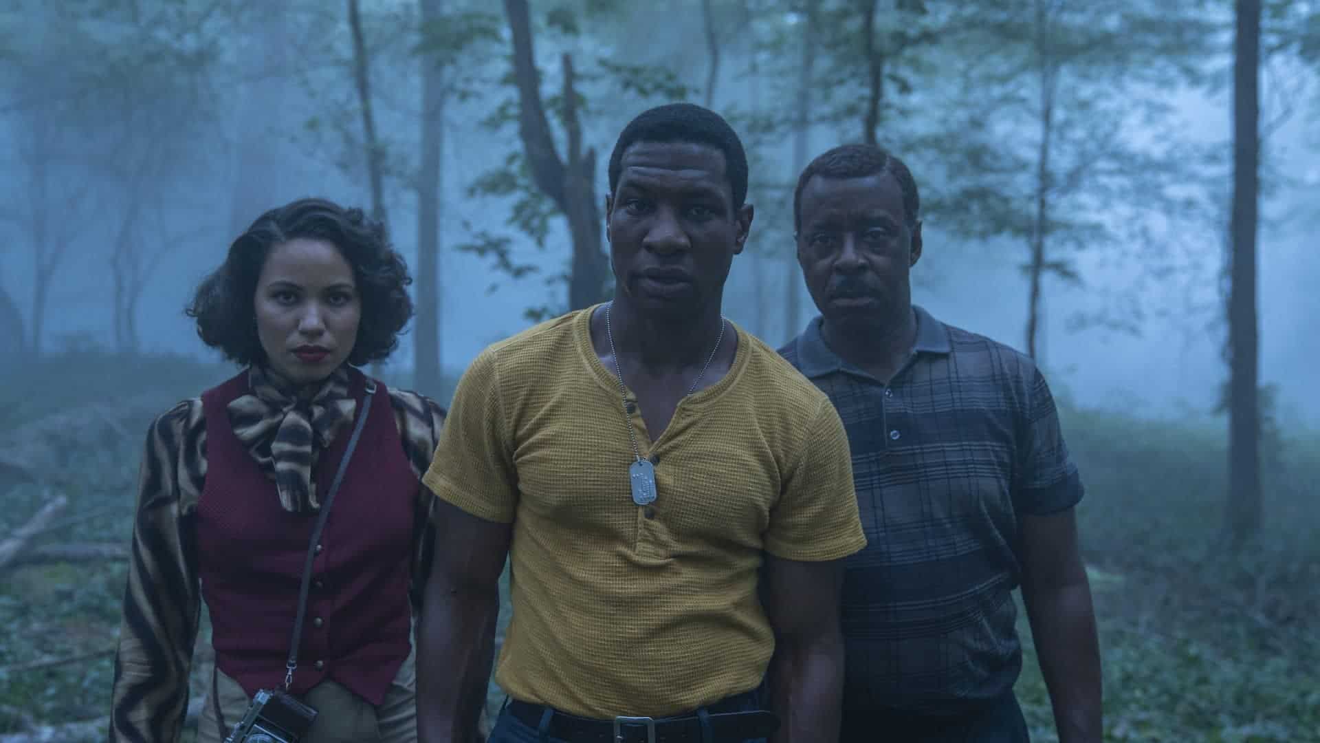 Courtney B. Vance, Jurnee Smollett e Jonathan Majors em 'Lovecraft Country'. Imagem: HBO/Divulgação