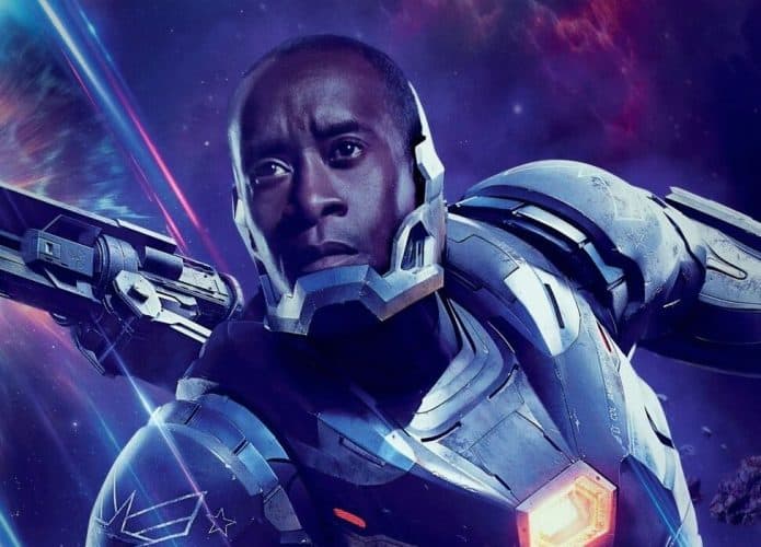 Imagem promocional de Vingadores: Ultimato mostra Don Cheadle como James Rodhes na armadura de Máquina de Combate.