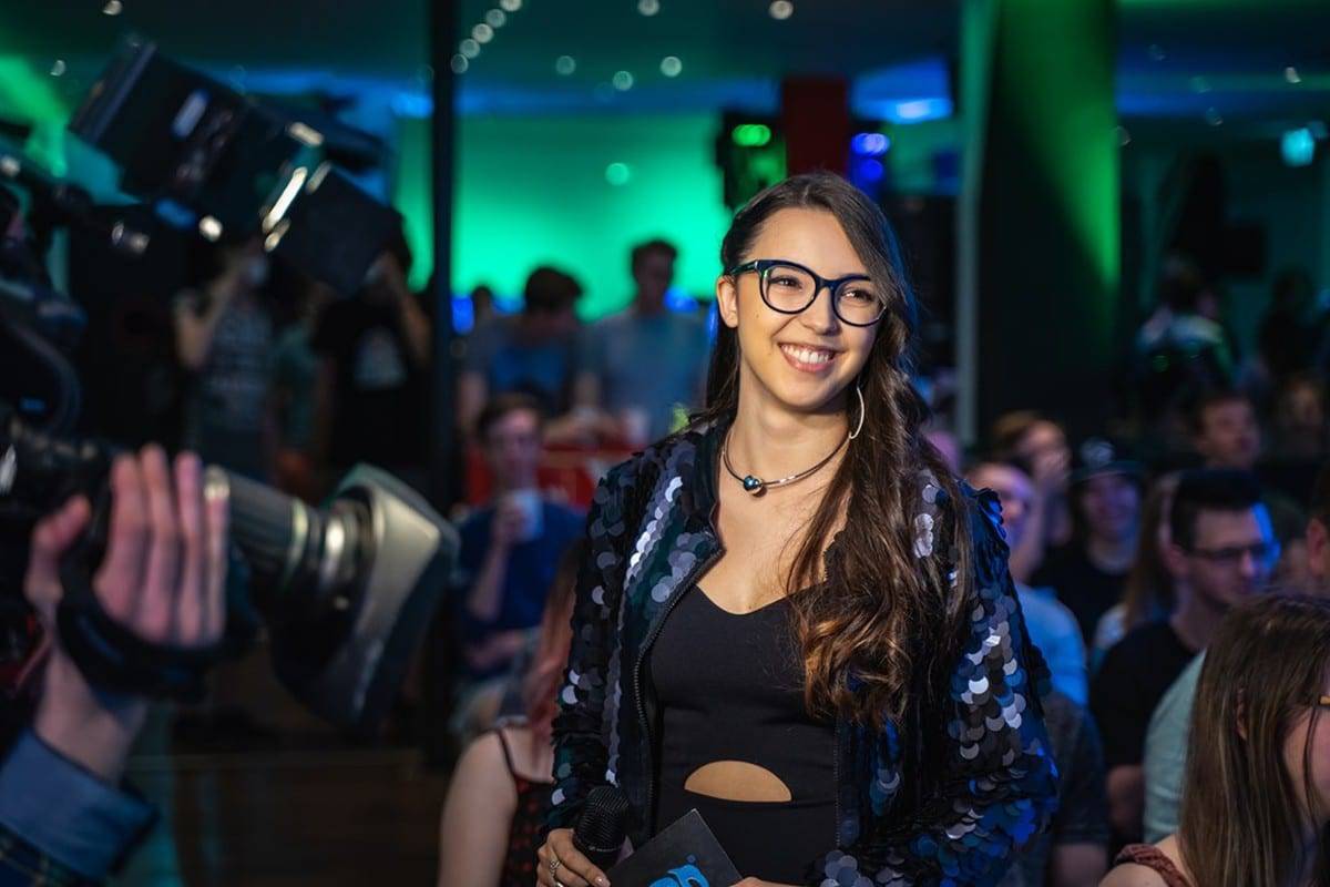 Ana Xisdê é a primeira brasileira anunciada no juri do Esports Awards. Imagem: Redes Sociais/Reprodução