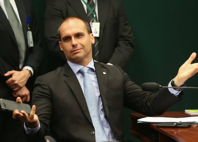 Conta de Eduardo Bolsonaro no Facebook é suspensa