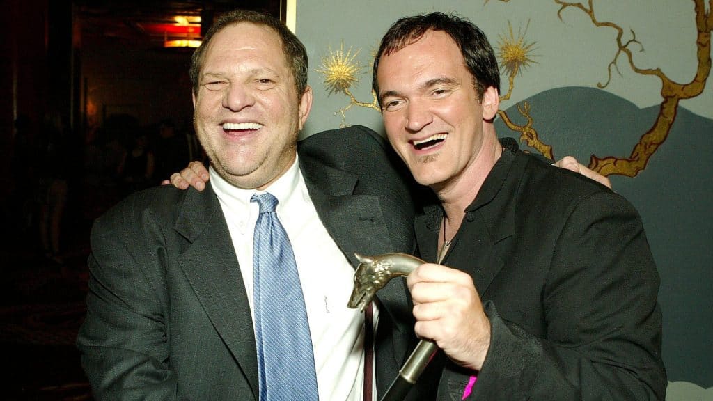 Quentin Tarantino e Harvey Weinstein na premiere de 'Kill Bill Vol. 1', em 2003. Imagem: BEI/REX/Shutterstock