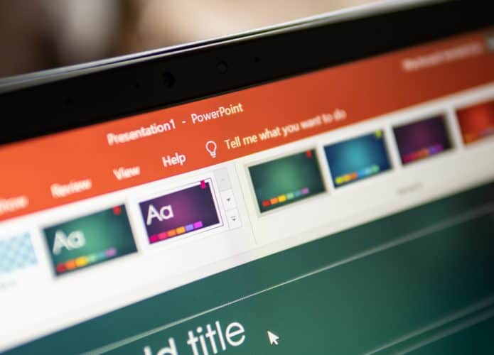 Microsoft Power Point aberto na tela de um PC