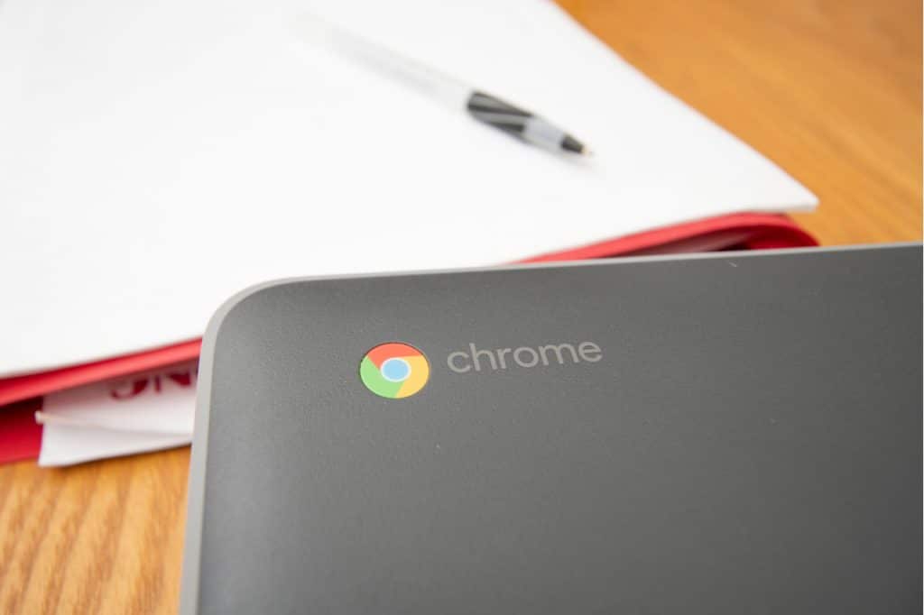 Imagem mostra um Chromebook, computador do Google, que retirou do ar um update recente do Chrome OS