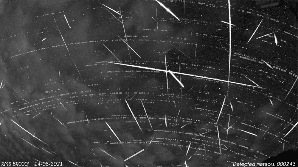 243 meteoros registrados pela estação RMS BR000J em Pardinho, SP