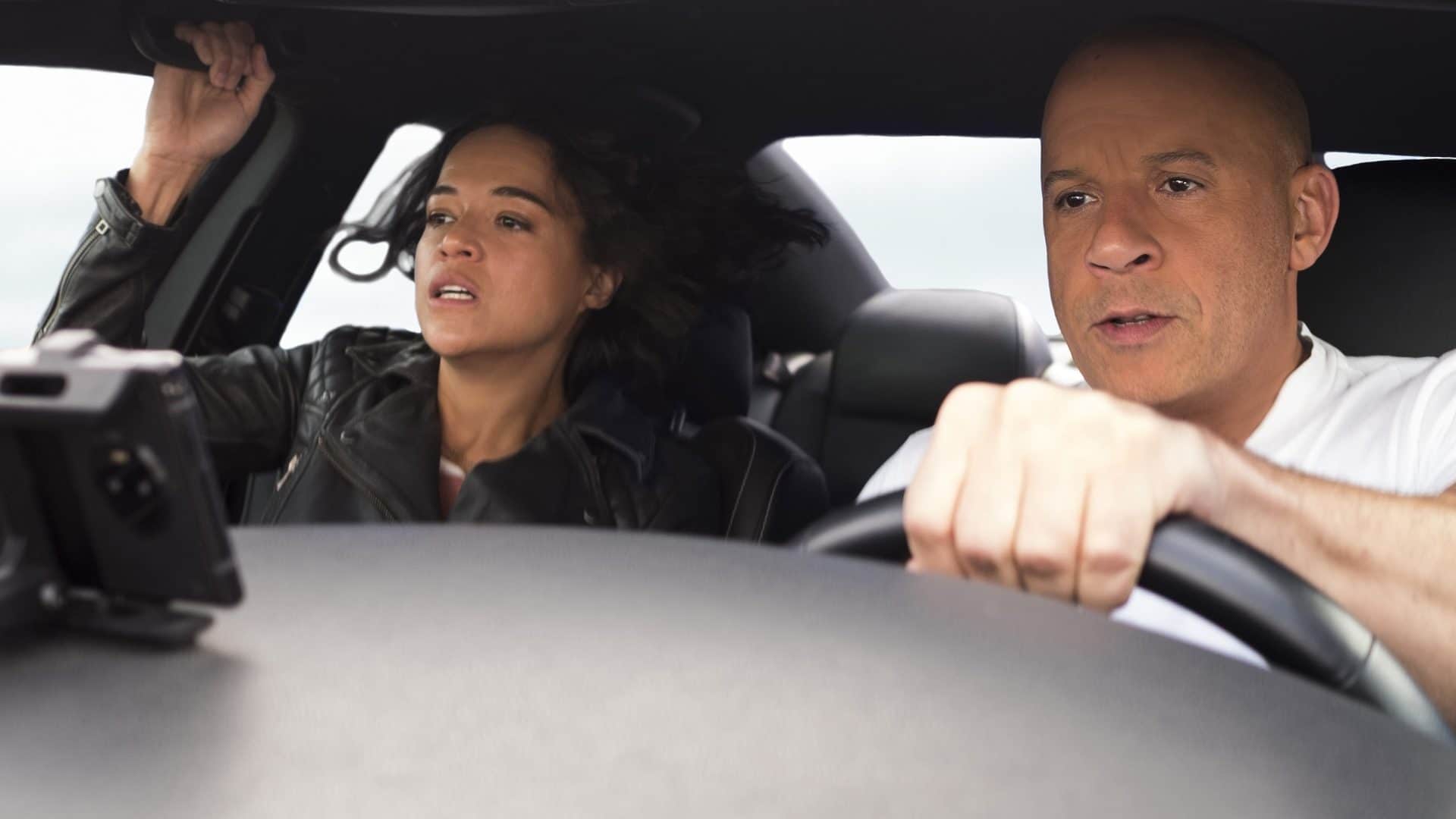 Letty (Michelle Rodriguez) e Dom (Vin Diesel) em 'Velozes e Furiosos 9', dirigido por Justin Lin. Imagem: Universal Pictures/Divulgação