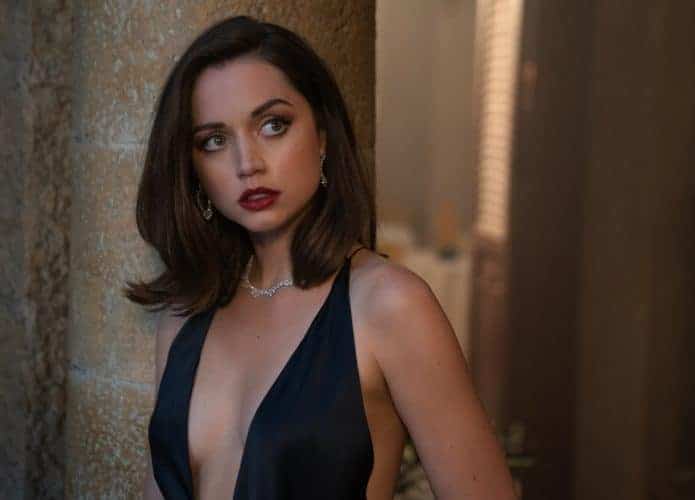 Em 'Sem Tempo Para Morrer', a atriz cubana Ana de Armas vive a agente Paloma, do FBI. Imagem: Nicola Dove/MGM