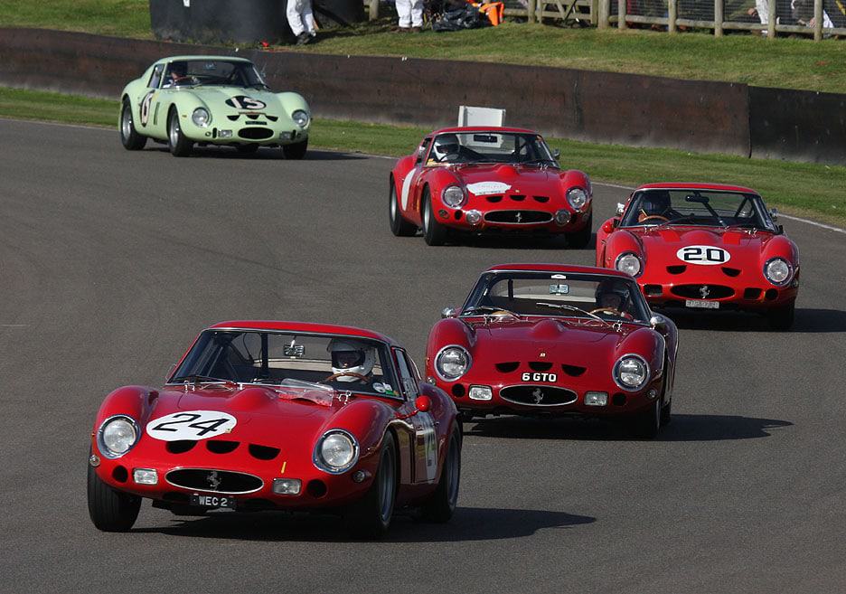 Ferraris 250 GTO em corrida