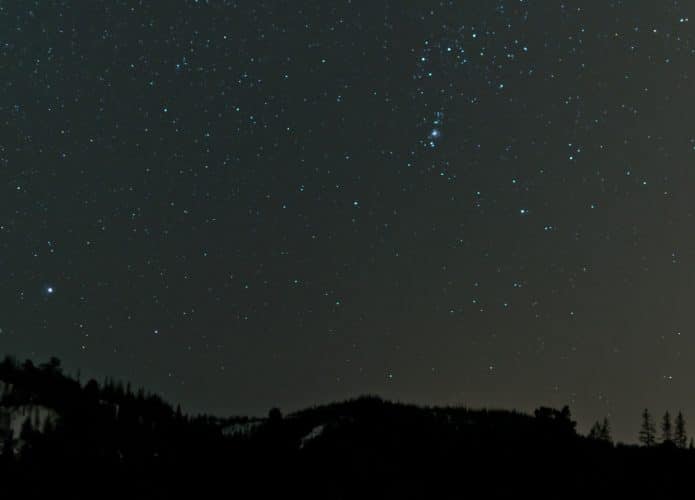 Céu noturno em uma noite estrelada