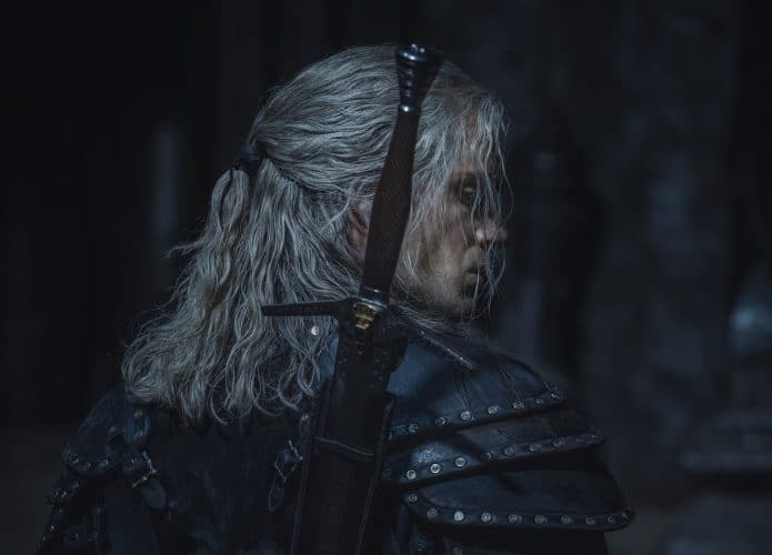 Henry Cavill como Geralt de Rivia em 'The Witcher'. Imagem: Jay Maidment/Netflix