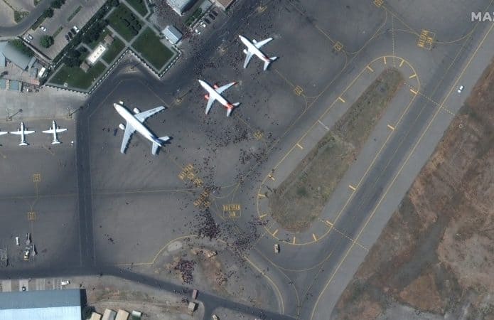 aeroporto-afeganistao-satelite-695x450