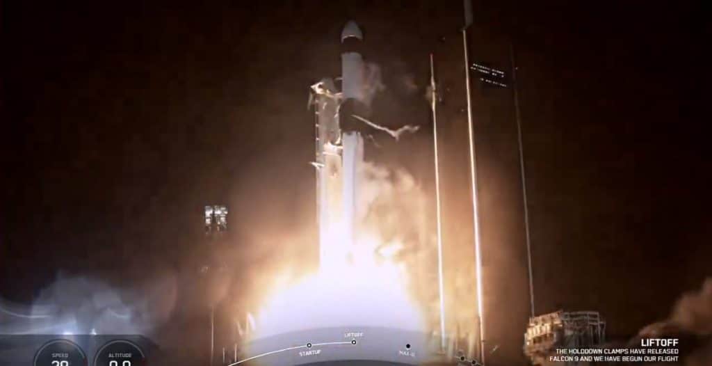 Foguete Falcon no lançamento da cápsula Dragon, da SpaceX, pela Nasa