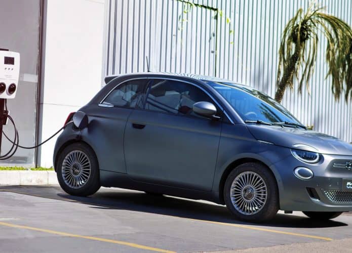 Fiat 500e elétrico é lançado no Brasil. Imagem: Fiat/Divulgação