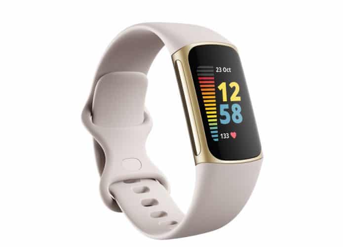 Fitbit Charge 5 dourado e branco