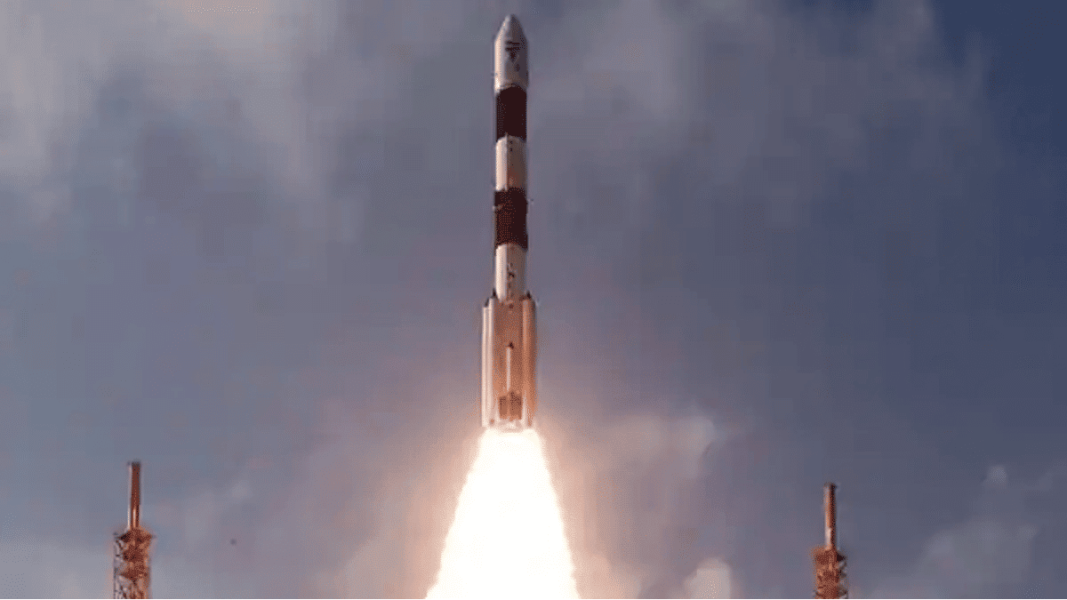 Imagem mostra um foguete lançado pela IRSO, agência espacial indiana