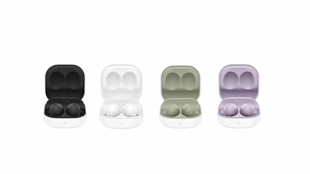 Imagem mostra as quatro cores distintas do Galaxy Buds 2, sendo, da direita para a esquerda, o grafite, a branca, a verde-oliva e a lavanda