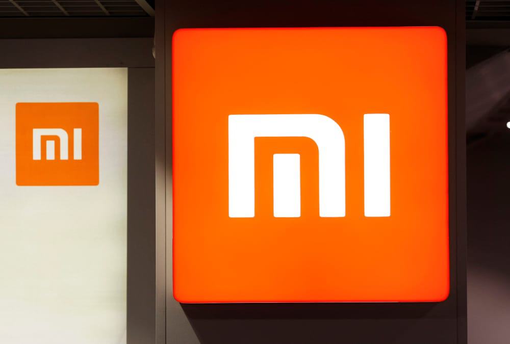 Logo da Xiaomi em uma das lojas físicas da marca chinesa