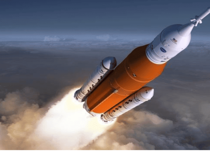 Ilustração mostra o SLS e a nave Orion, da Nasa, em voo