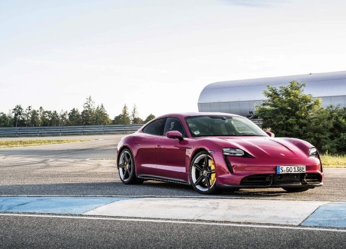 Imagem promocional do Porsche Taycan
