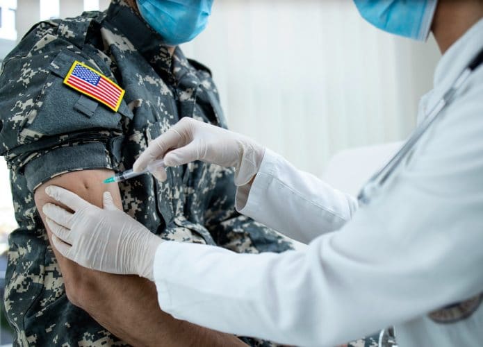 Militares vão ser obrigados a tomar vacina contra Covid-19 nos EUA