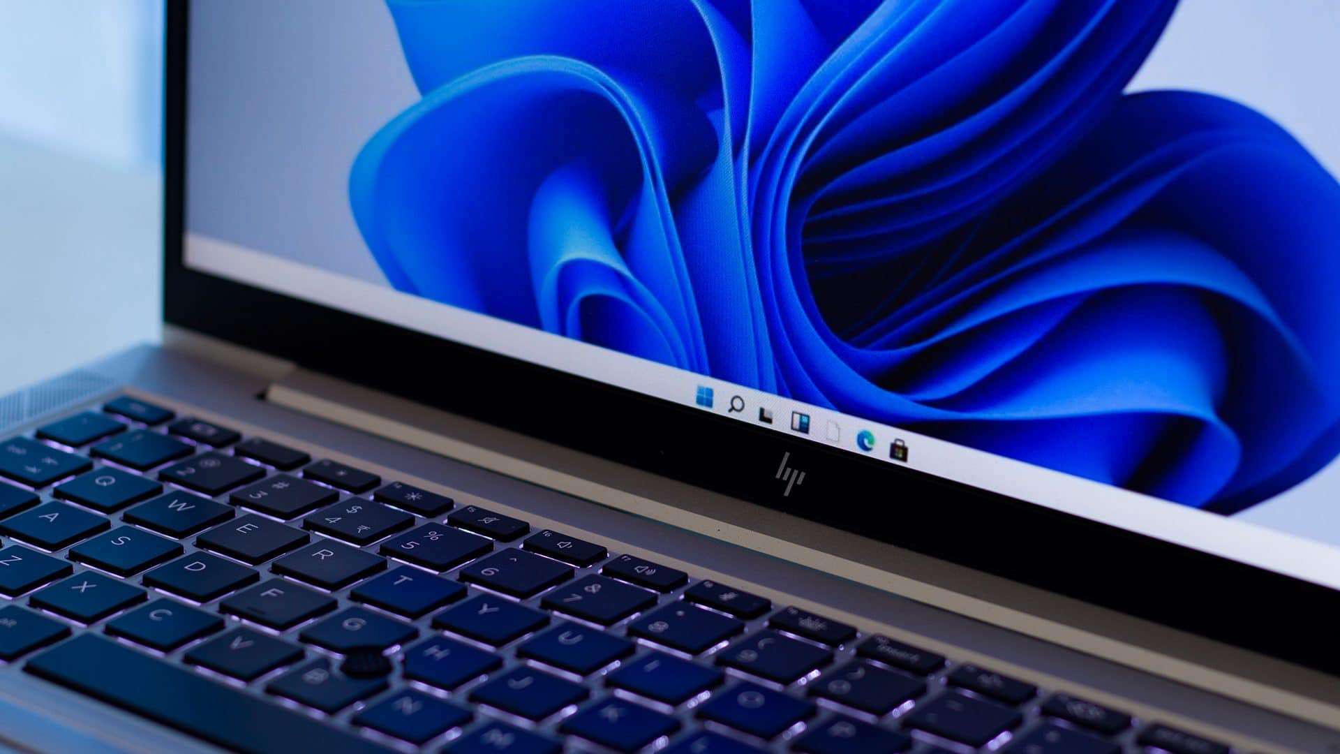 Windows Update vai emitir alerta quando computador estiver compatível com Windows 11. Imagem: SDX15/Shutterstock
