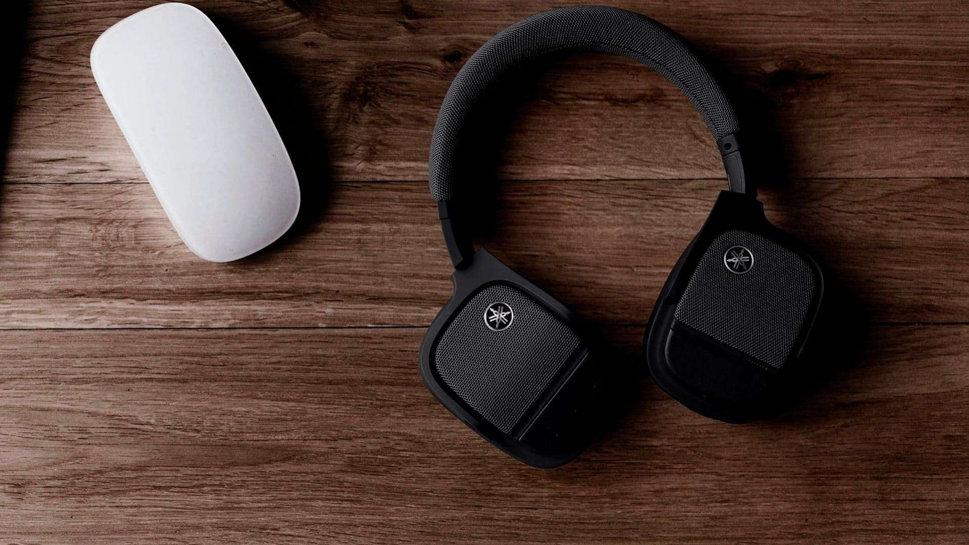 Yamaha começa a vender fones com som espacial e cancelamento ativo de ruídos