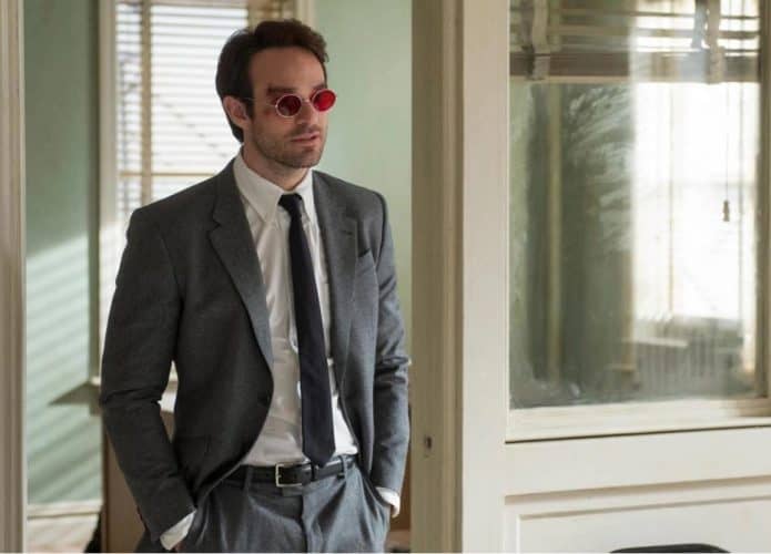Charlie Cox como o Demolidor