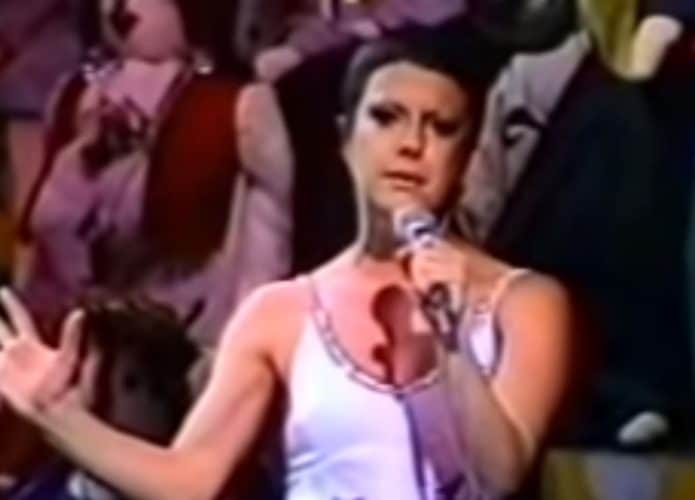Elis Regina cantando 'Como Nossos Pais'