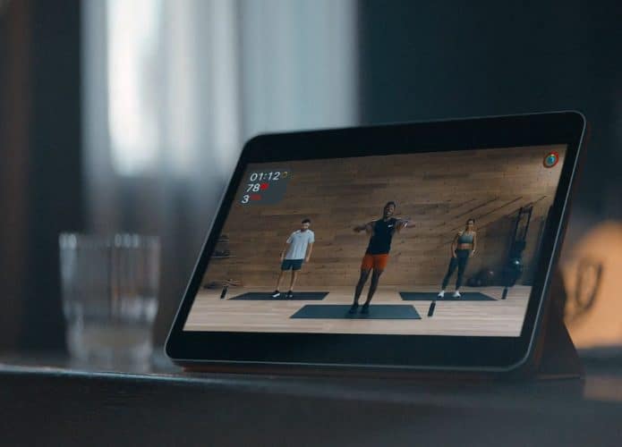 iPad mostrando uma aula do Apple Fitness+