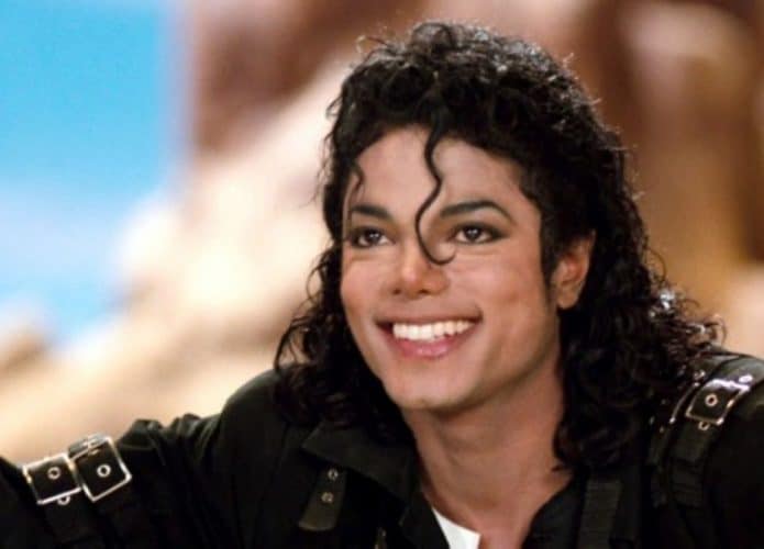 Michael Jackson sorrindo