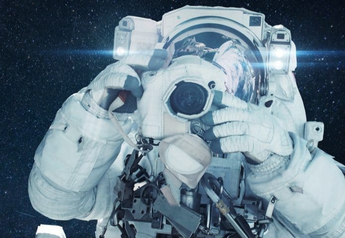astronauta-fotografo-695x480