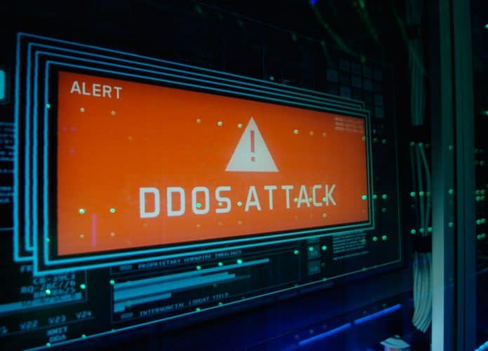 tela de computador exibindo alarme de ataque ddos
