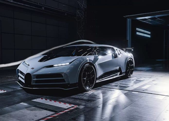 Bugatti Centodieci em destaque no túnel de vento
