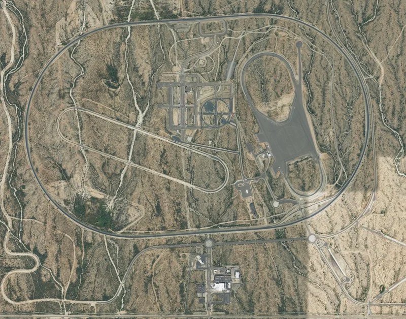 Imagem aérea do terreno onde está o circuito de testes comprado pela Apple