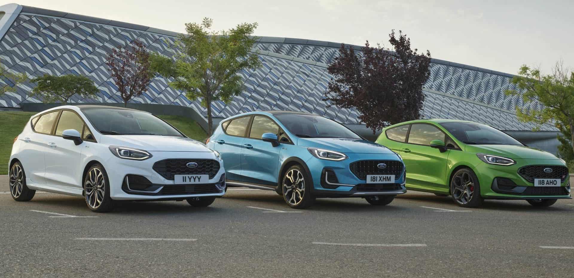 três novos carros Ford Fiesta de 2022