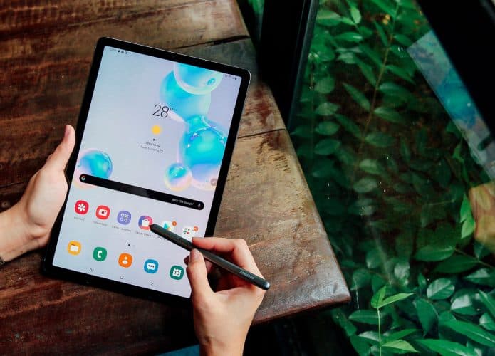 Samsung deve lançar Galaxy Tab S8 Ultra com Exynos 2200. Imagem: Framesira/Shutterstock