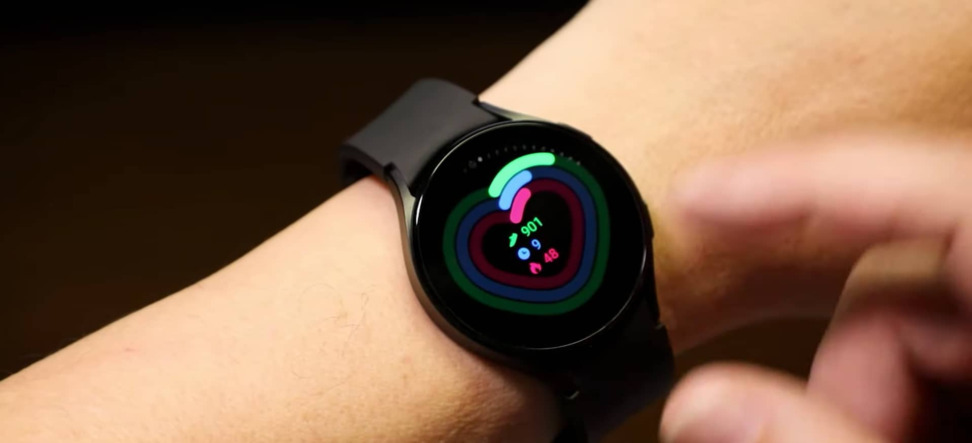 Galaxy Watch 4 com Wear OS 3 (Imagem: Mario Kurth/Olhar Digital)